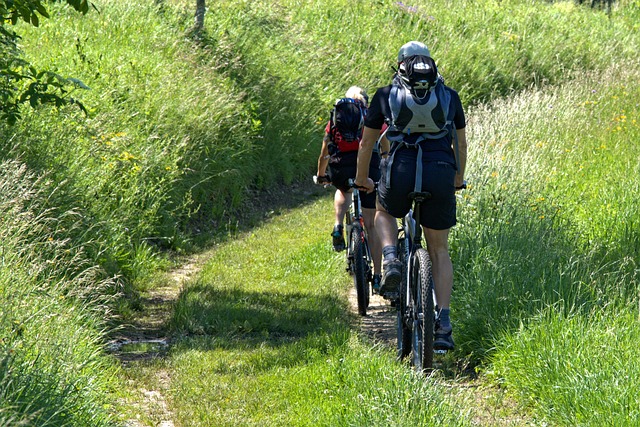 cyklisté v terénu